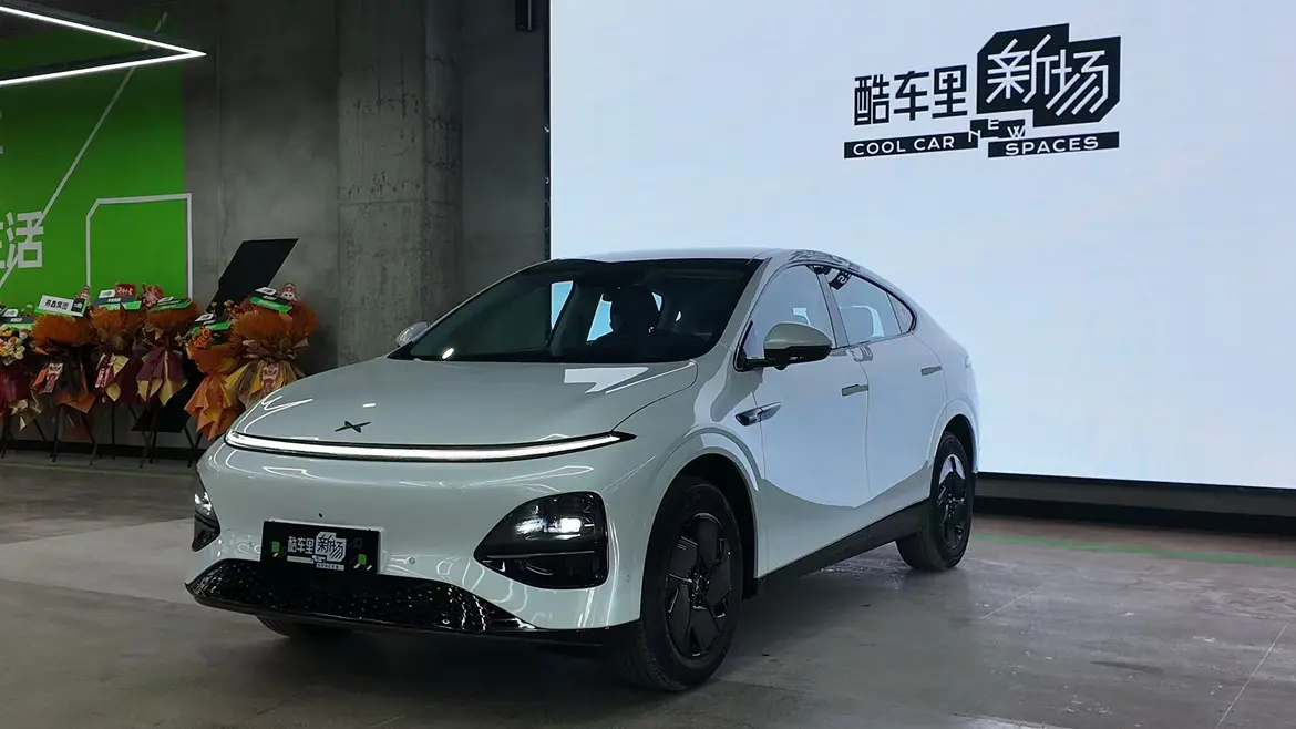 Xpeng G6  из Китая