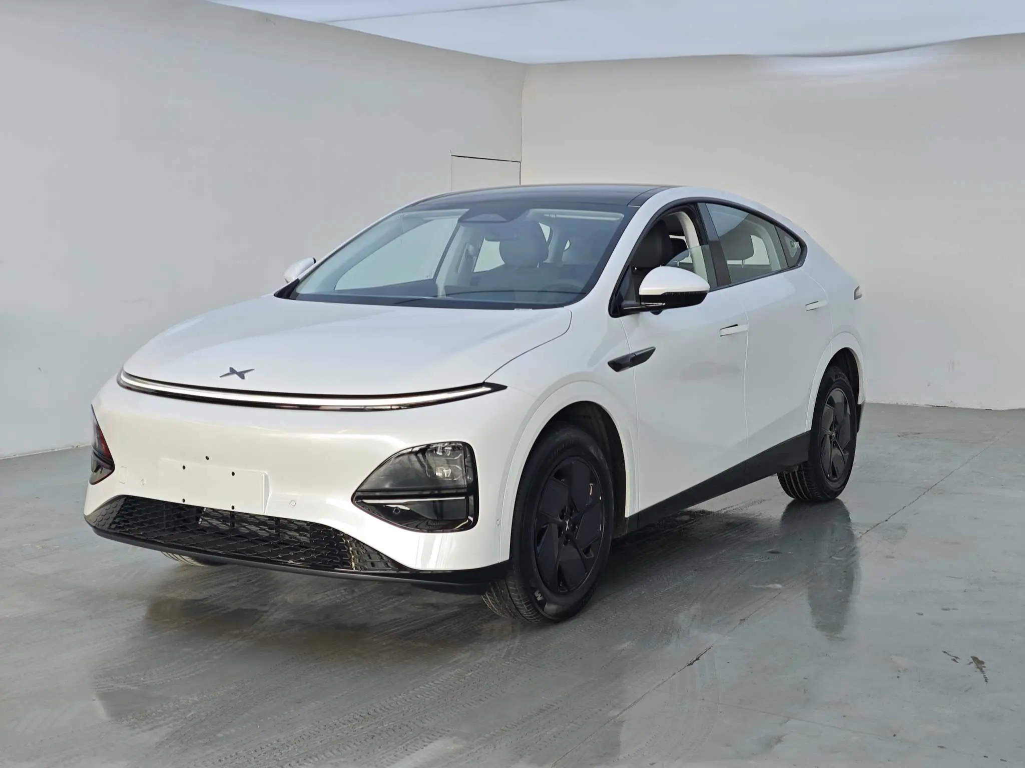 Xpeng G6  из Китая