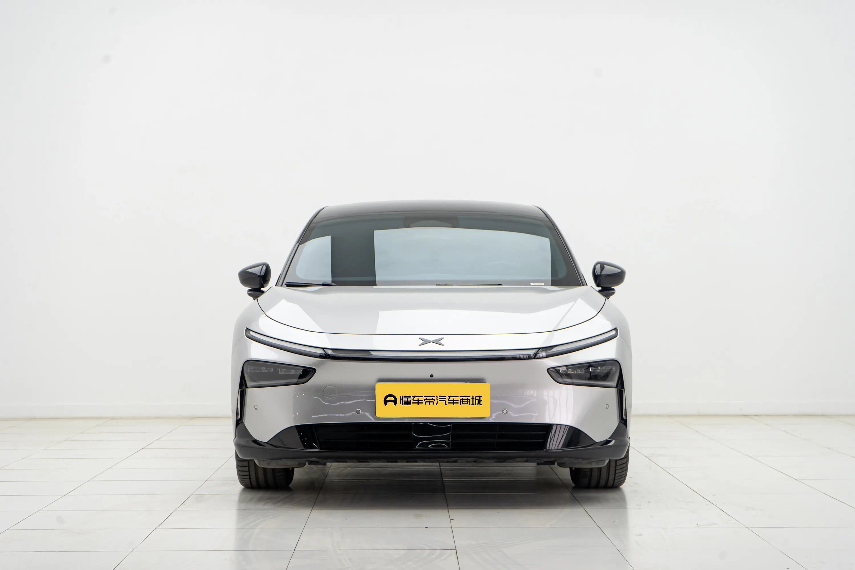 Xpeng P7+  из Китая