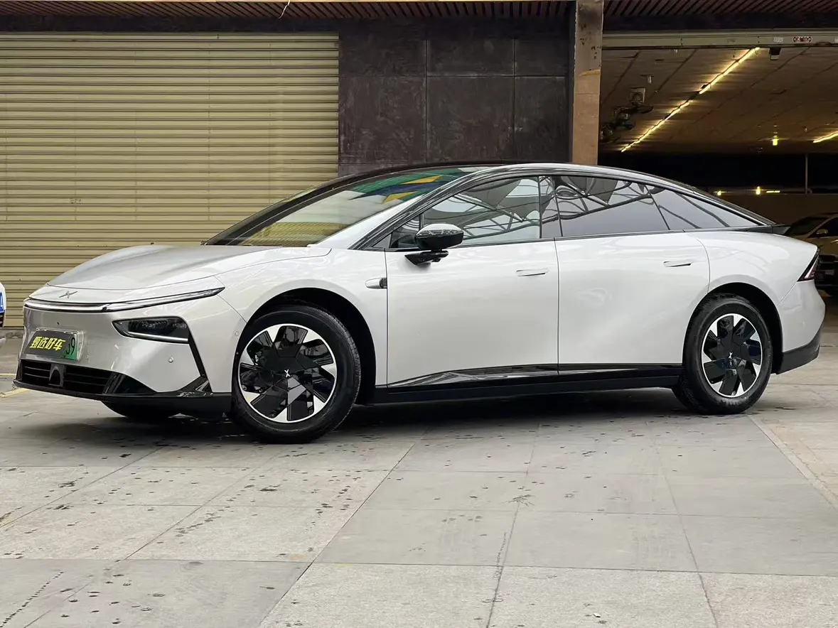 Xpeng P7+  из Китая