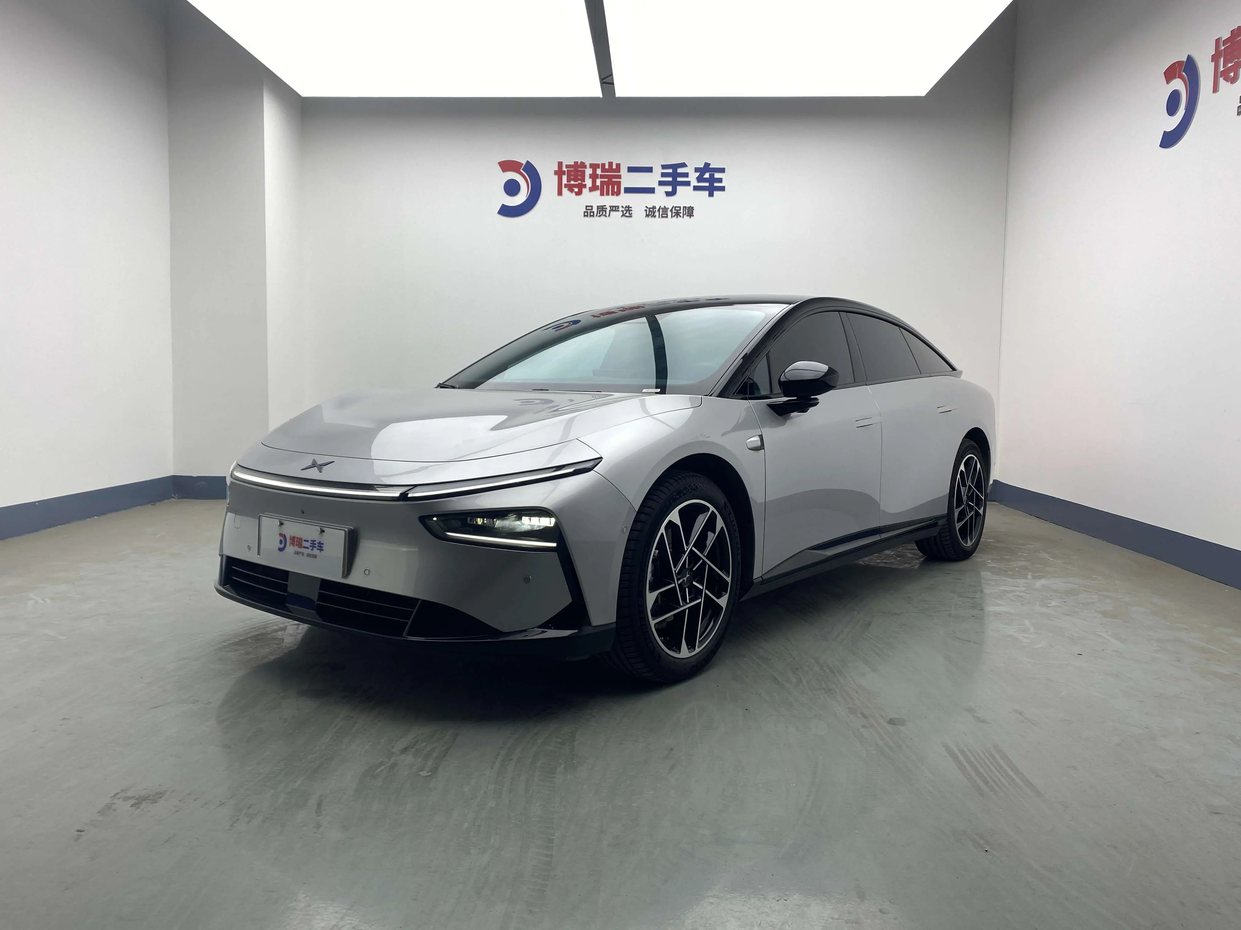 Xpeng P7+  из Китая