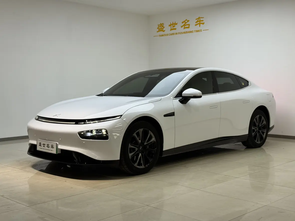 Xpeng P7  из Китая