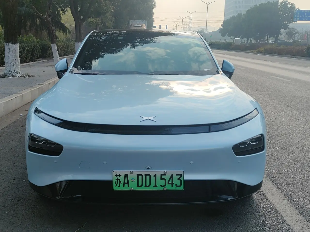 Xpeng P7  из Китая