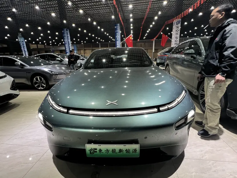 Xpeng P7  из Китая