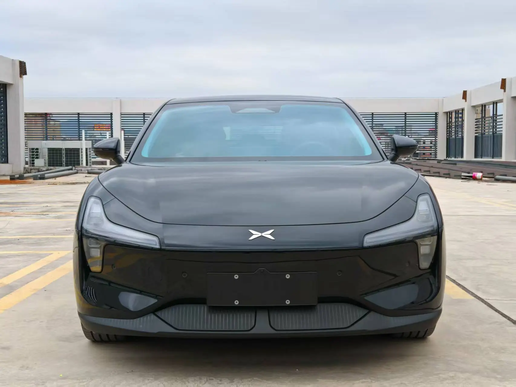 Xpeng Xiaopeng MONA M03  из Китая