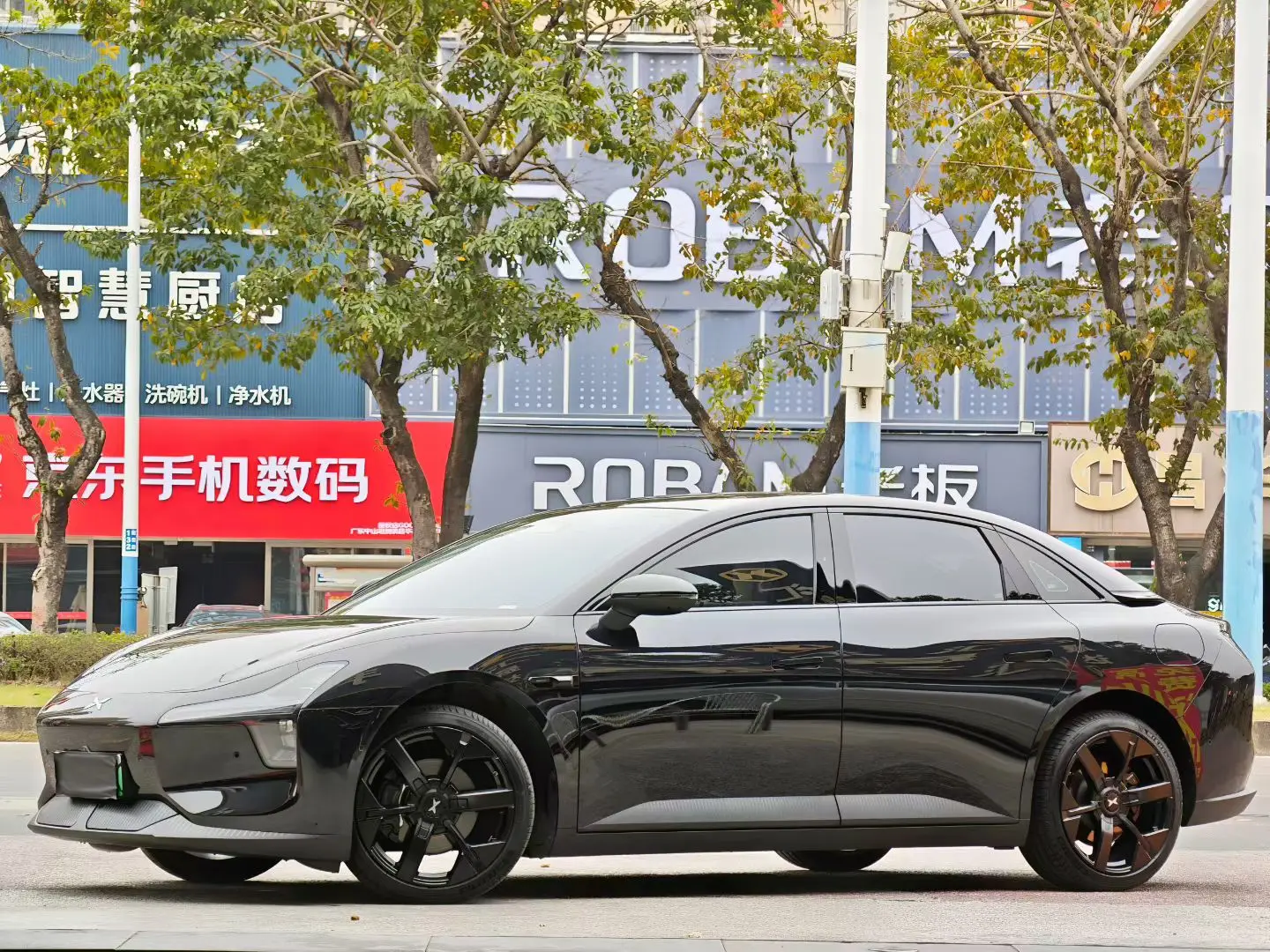 Xpeng Xiaopeng MONA M03  из Китая