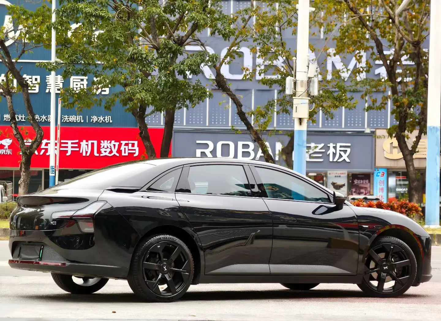 Xpeng Xiaopeng MONA M03  из Китая