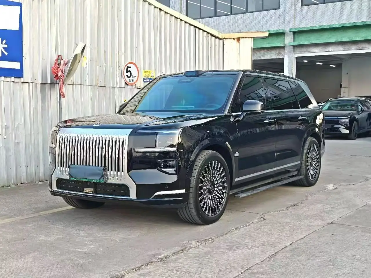 ZEEKR 9X  из Китая