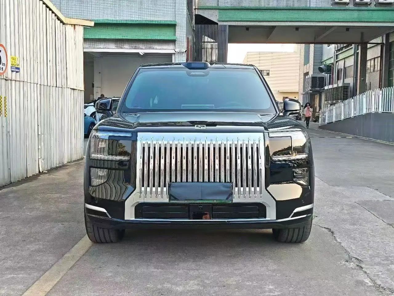 ZEEKR 9X  из Китая