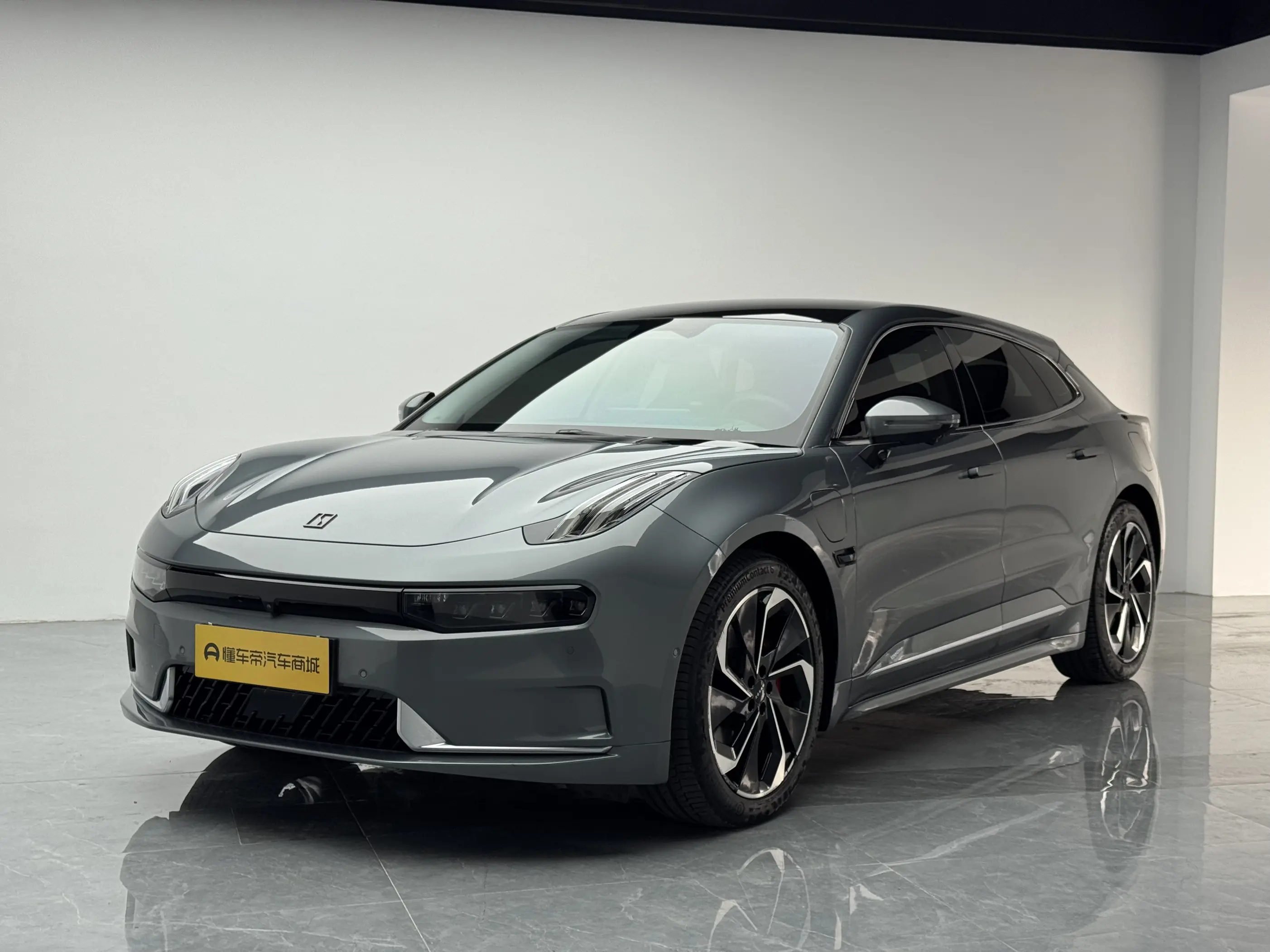 ZEEKR 001  из Китая