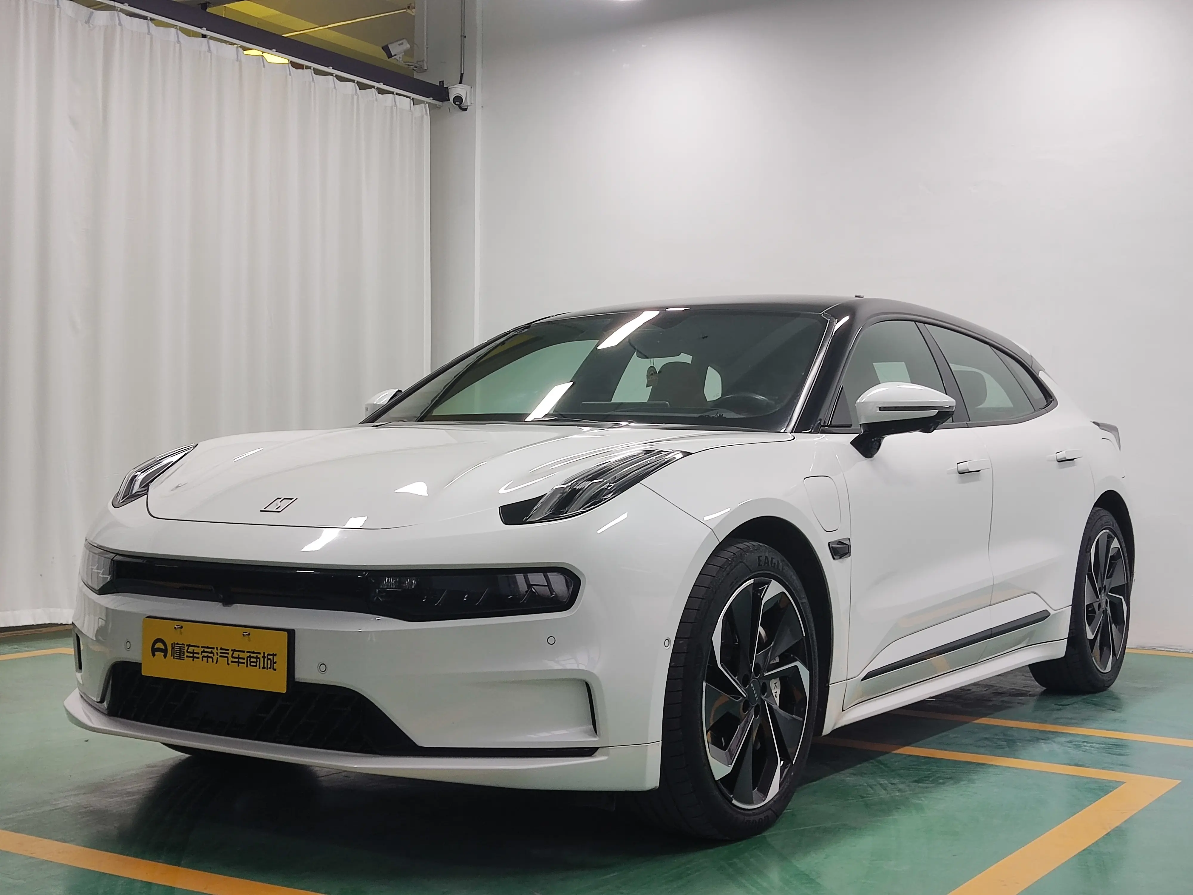 ZEEKR 001  из Китая