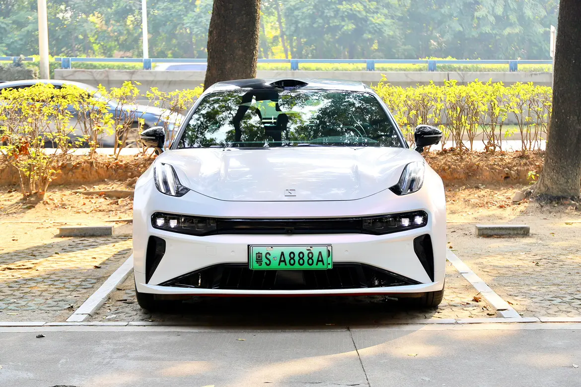 ZEEKR 001  из Китая