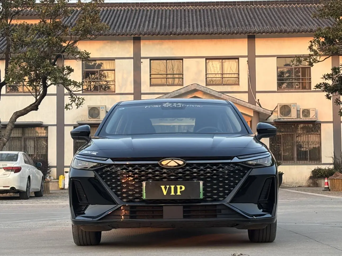 Chery Fengyun A8  из Китая