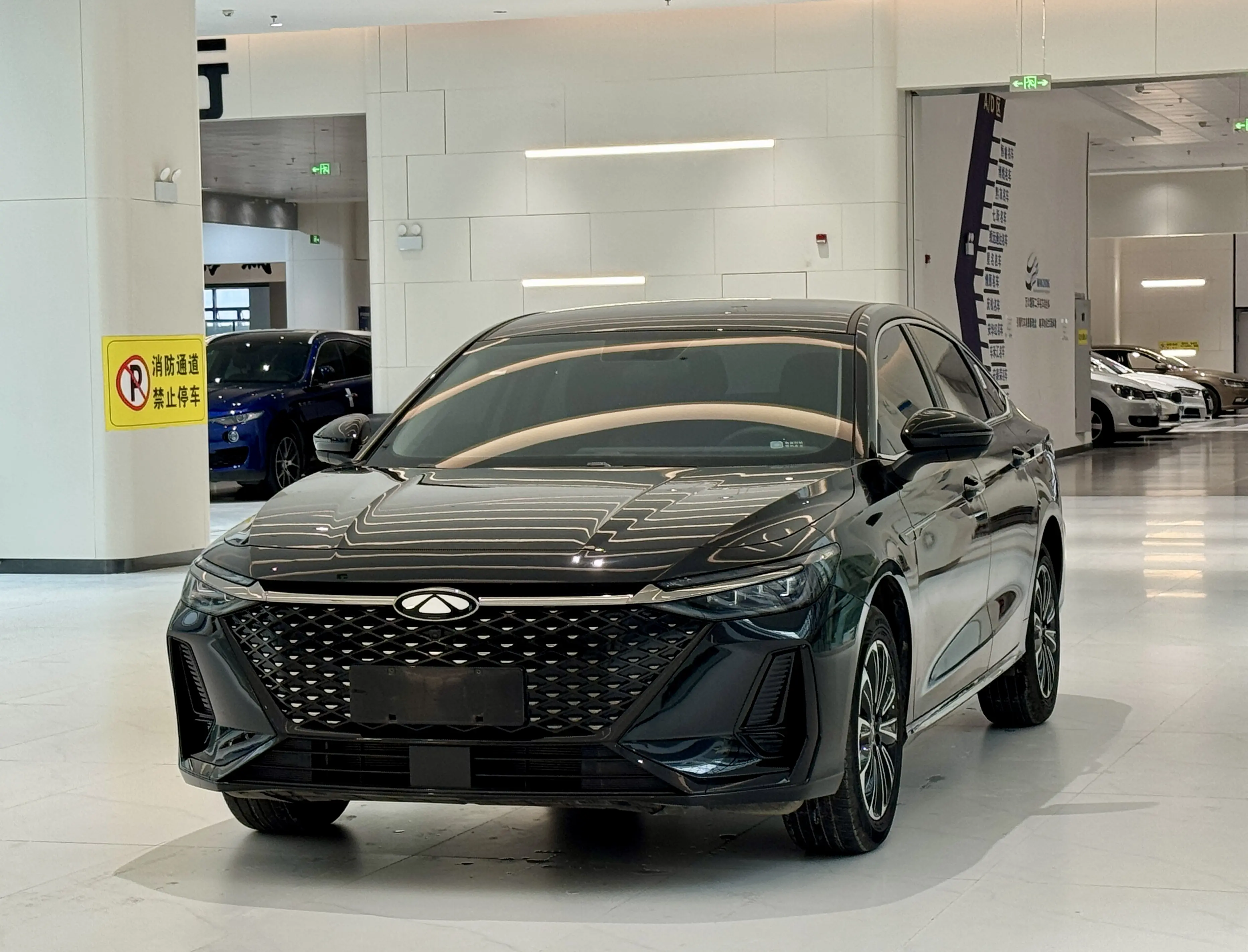 Chery Fengyun A8  из Китая