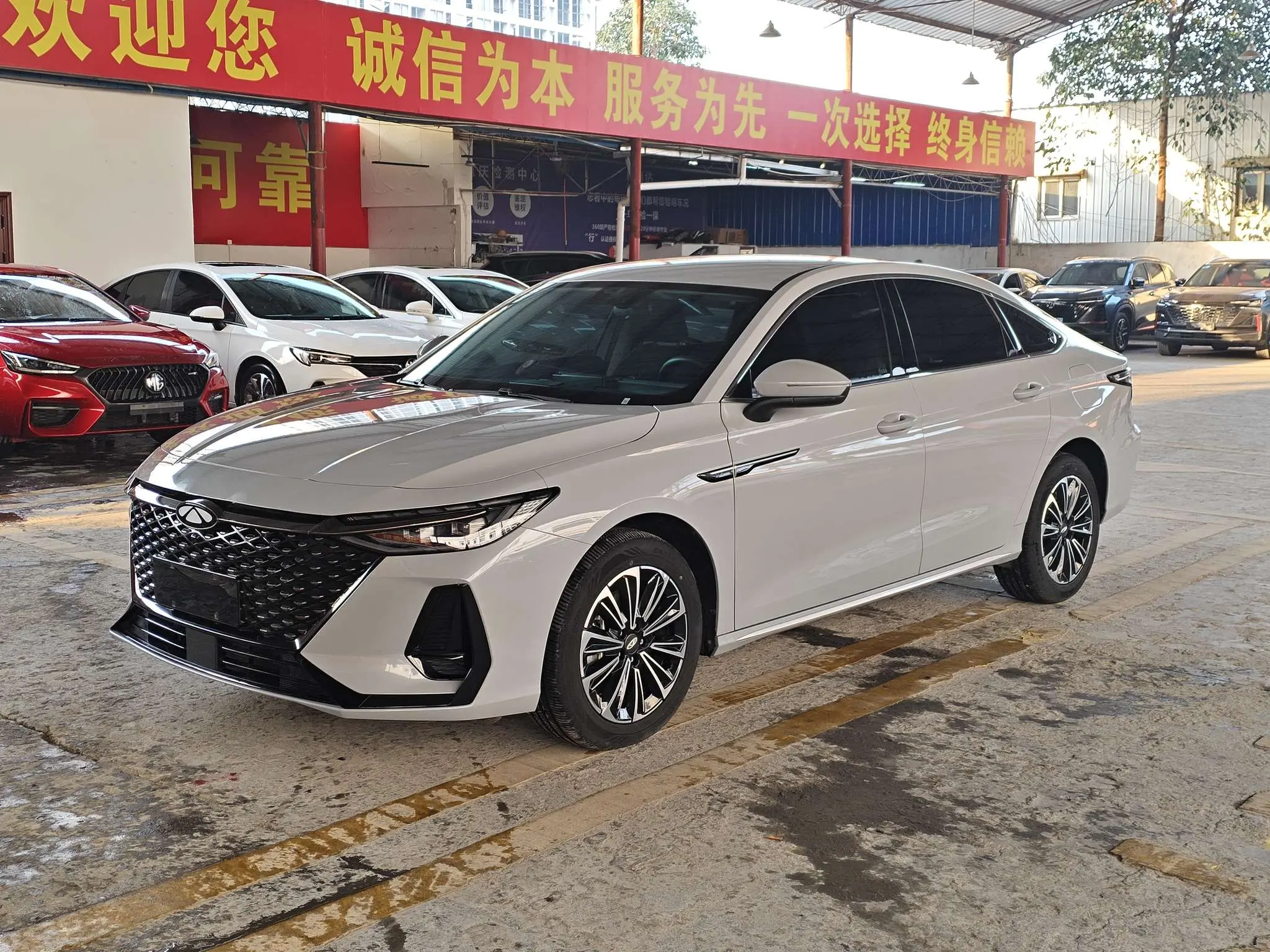 Chery Fengyun A8  из Китая