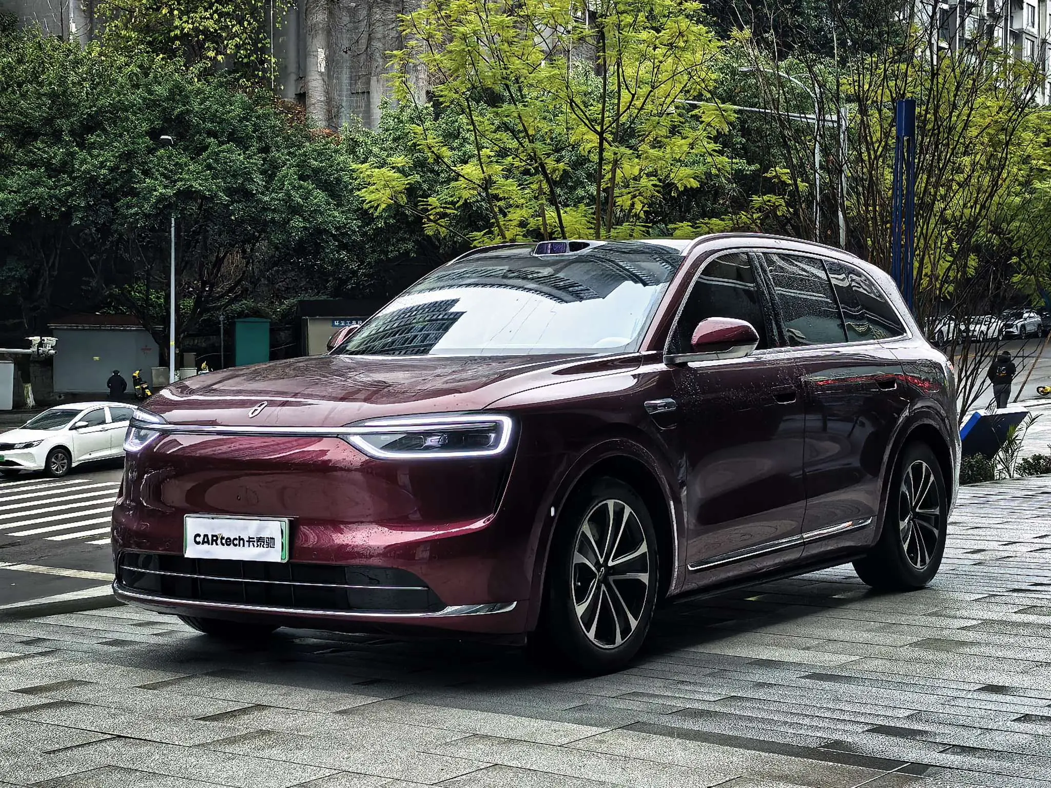 AITO M7 (Wenjie M7)  из Китая