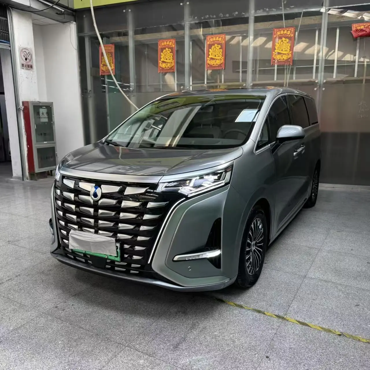 Denza D9 DM  из Китая