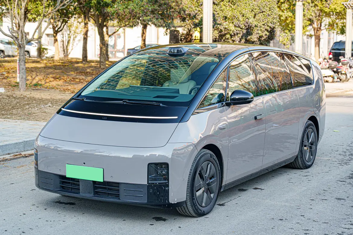 Li MEGA (Ideal MEGA)  из Китая