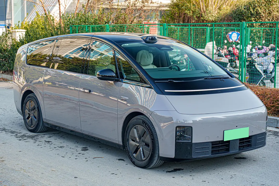 Li MEGA (Ideal MEGA)  из Китая