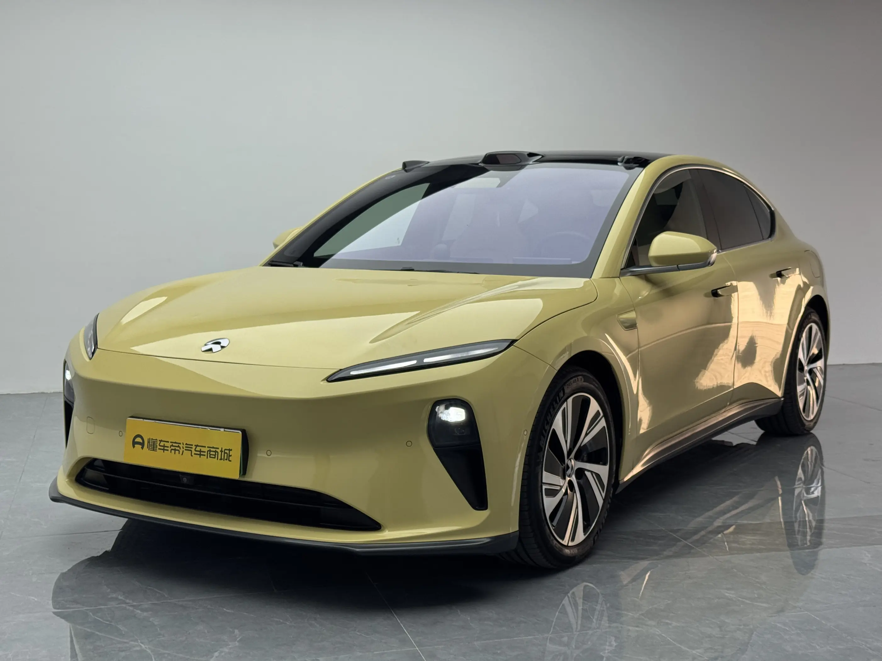 NIO ET5  из Китая