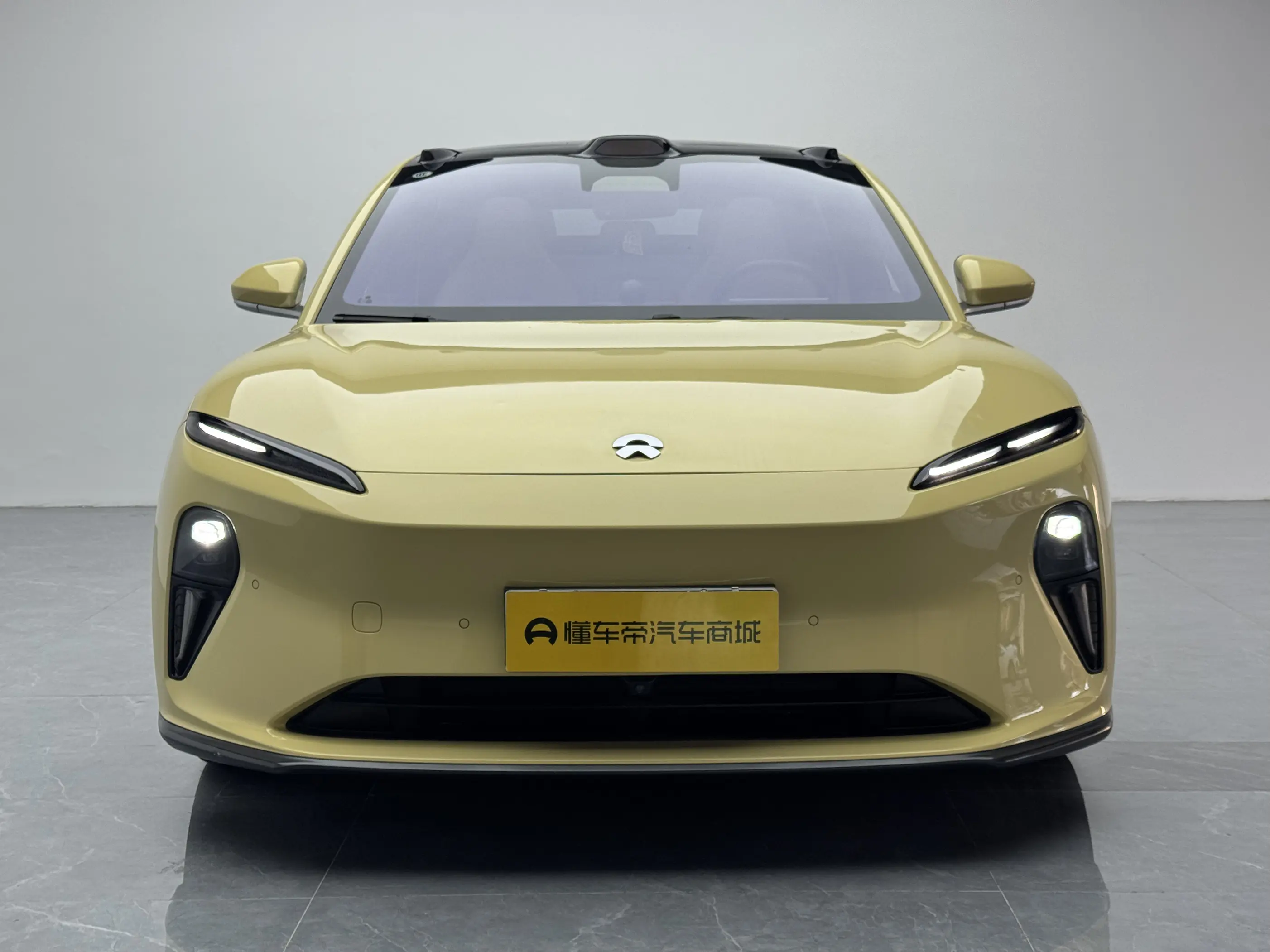 NIO ET5  из Китая