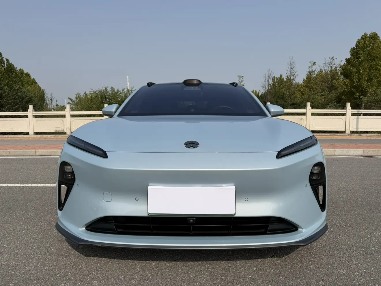 NIO ET5  из Китая