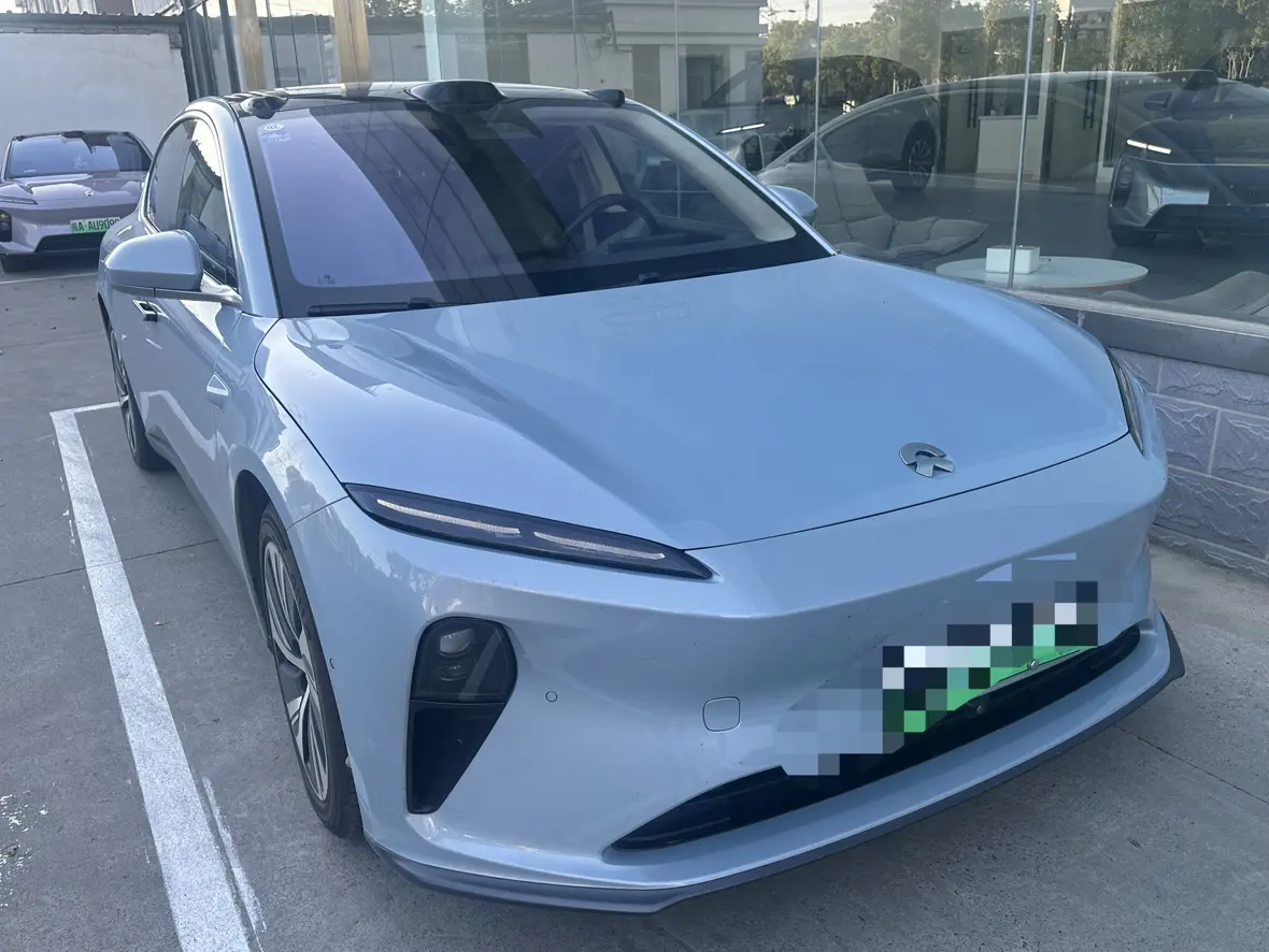 NIO ET5  из Китая