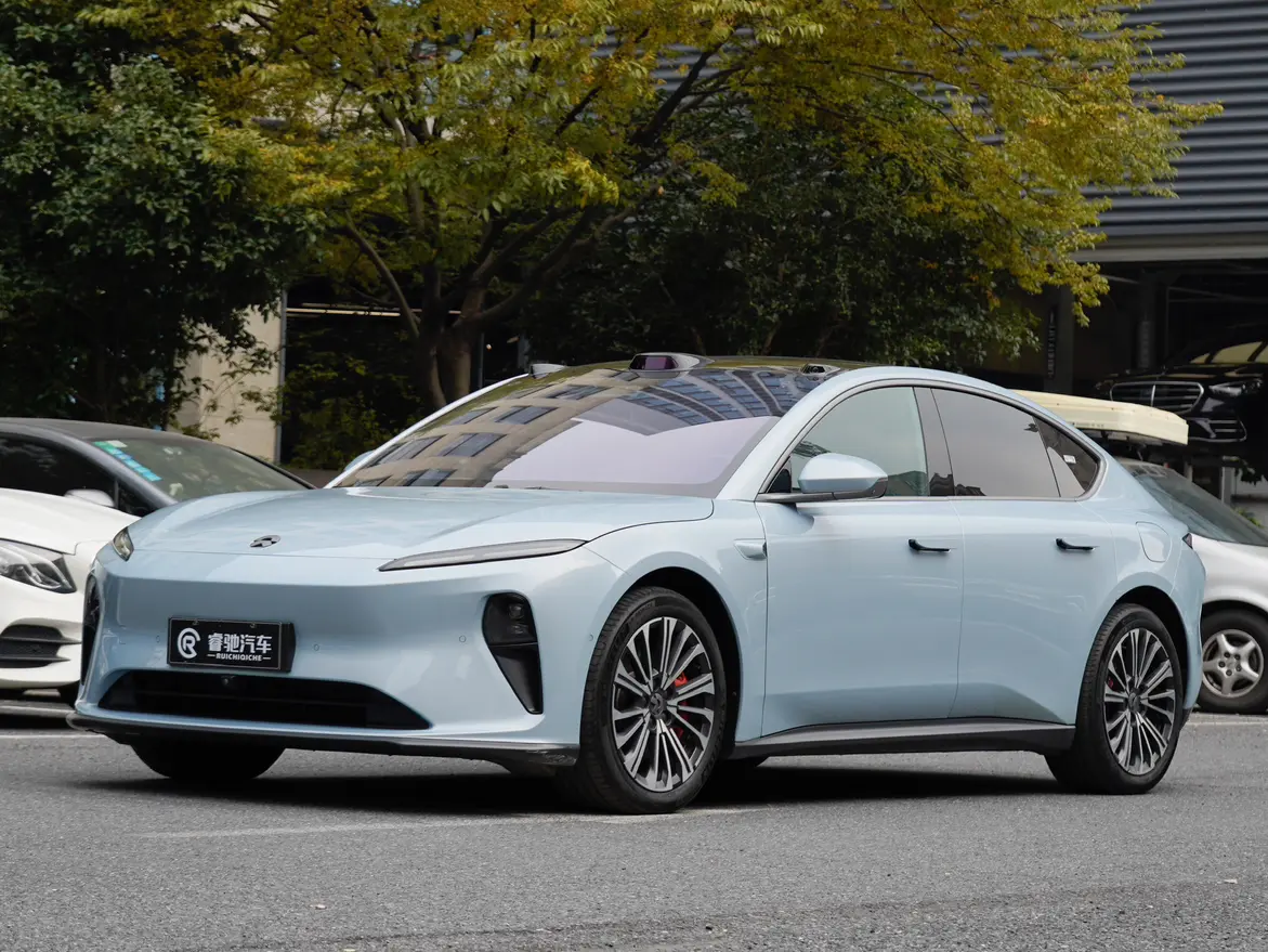 NIO ET5  из Китая