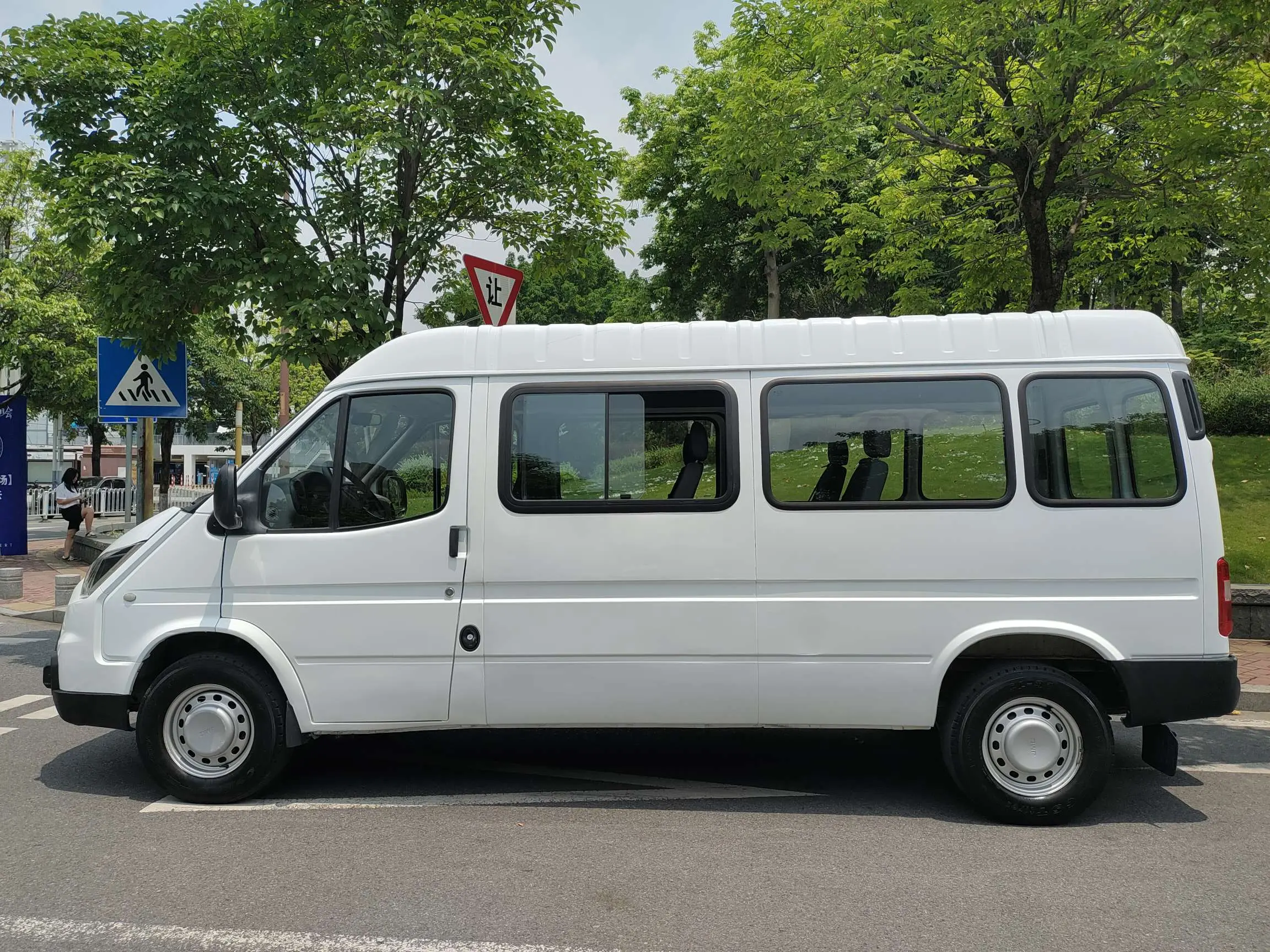 Jiangling Teshun  из Китая