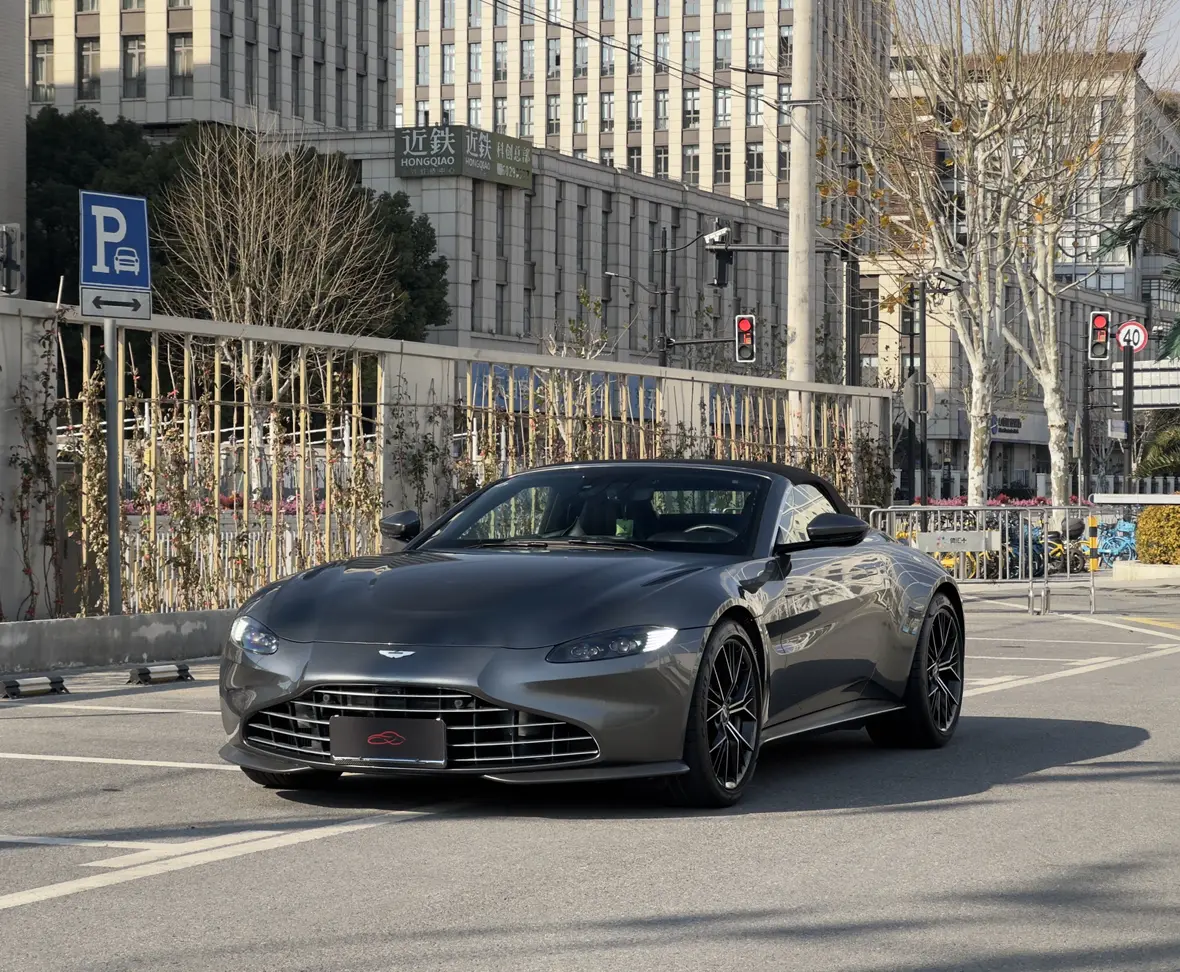 Aston Martin Vantage  из Китая