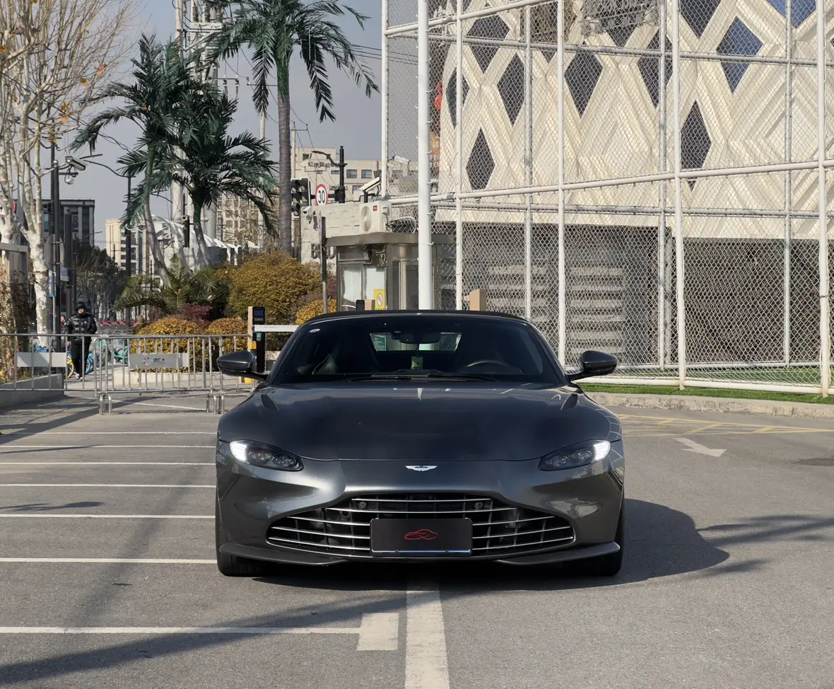 Aston Martin Vantage  из Китая