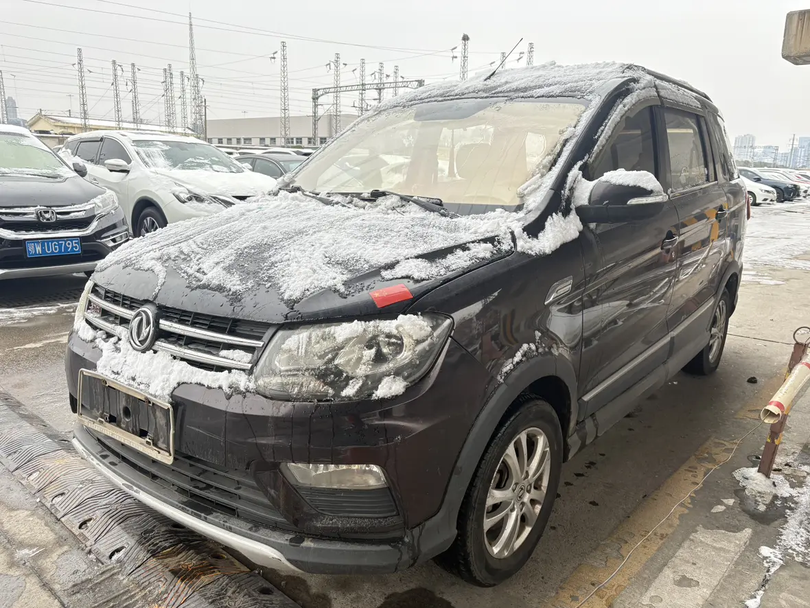 Dongfeng Fengon 370  из Китая