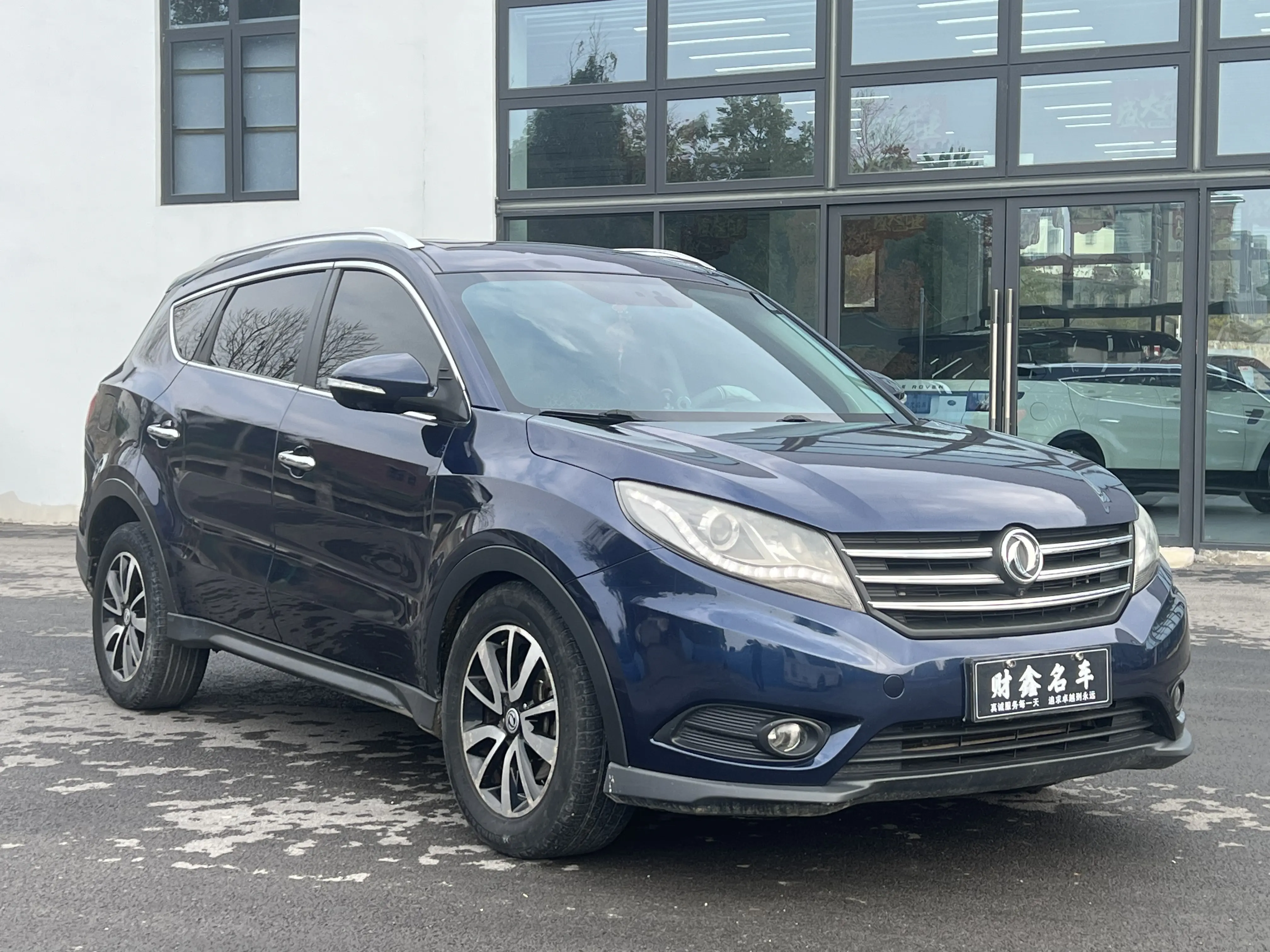 Dongfeng Fengon 580  из Китая
