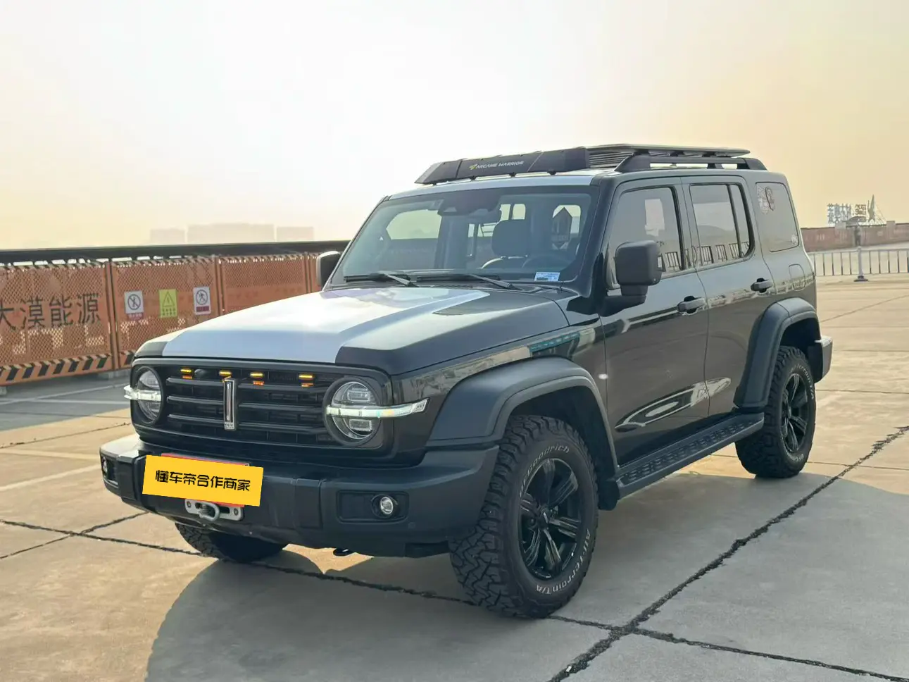 Tank 300  из Китая