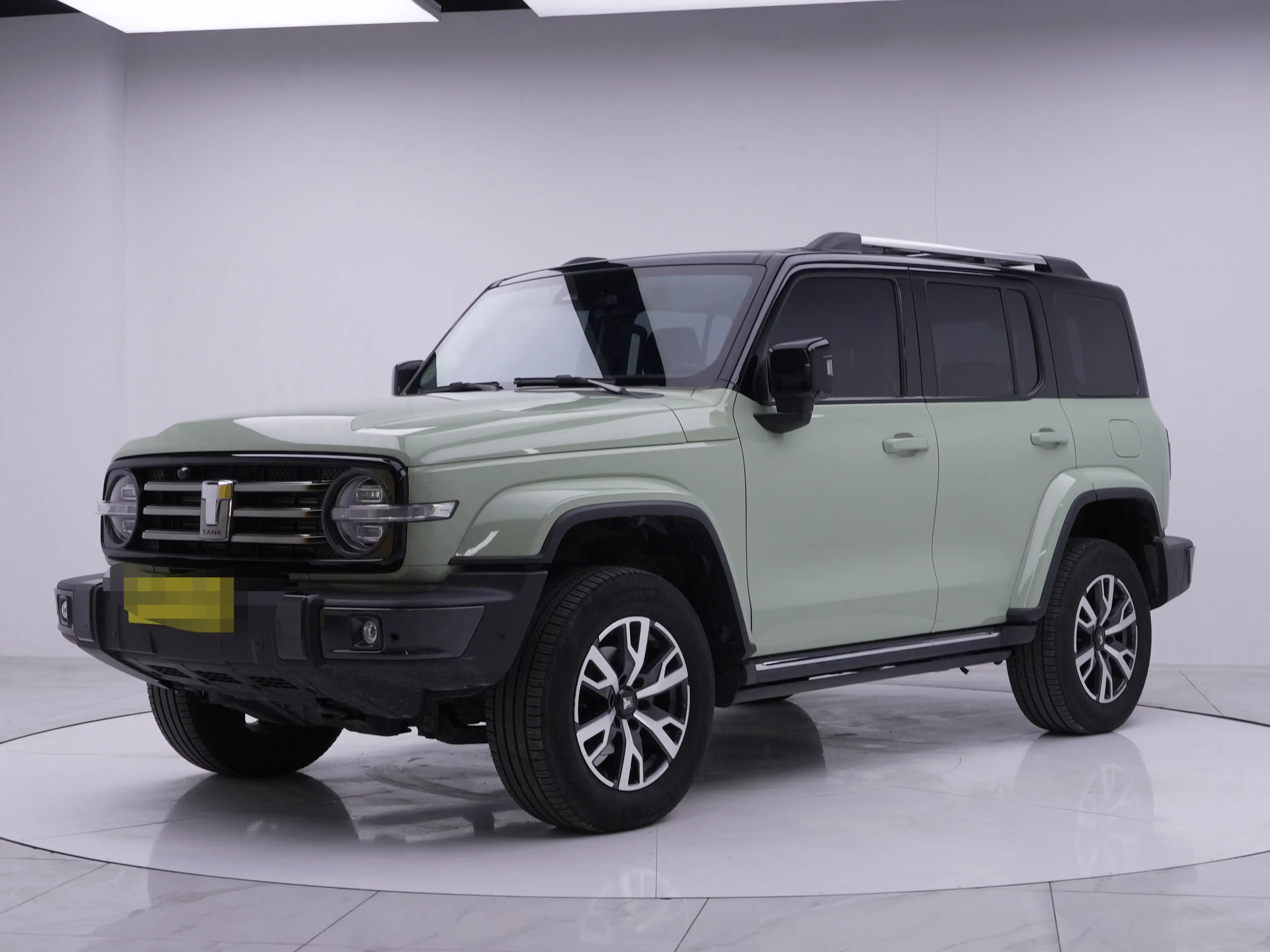 Tank 300  из Китая