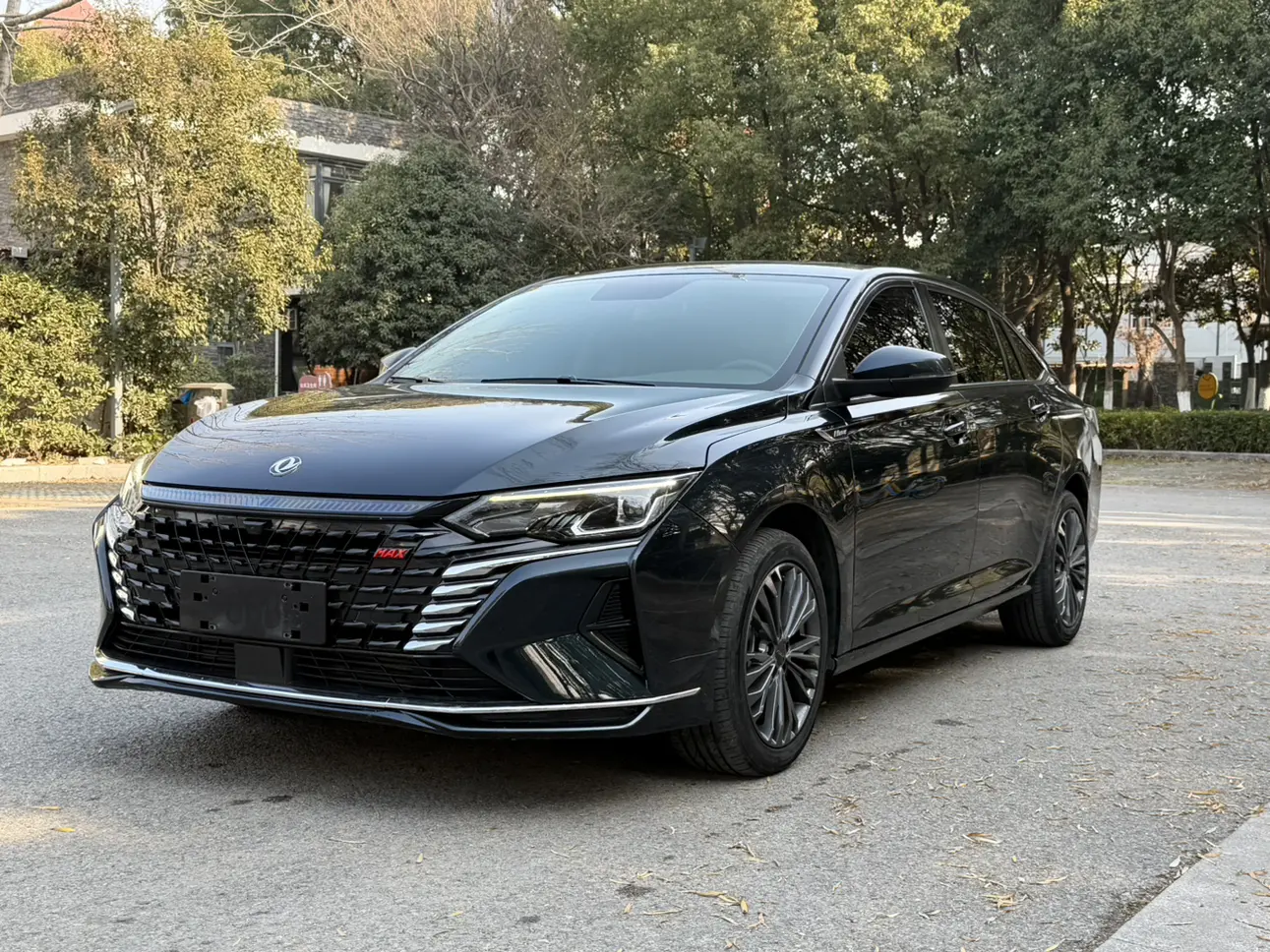 Dongfeng Yixuan MAX  из Китая