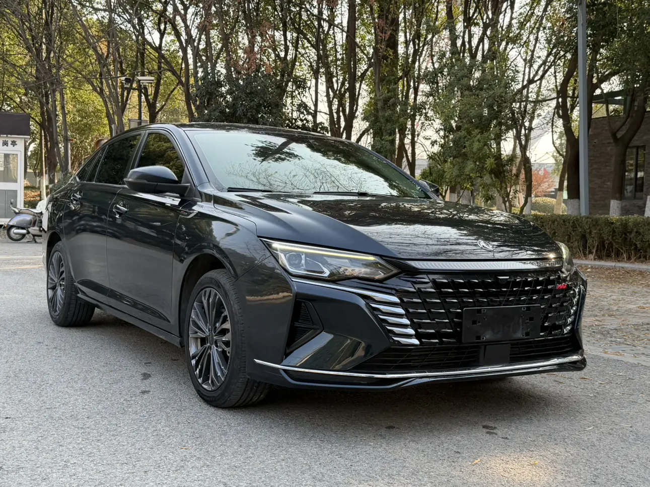 Dongfeng Yixuan MAX  из Китая