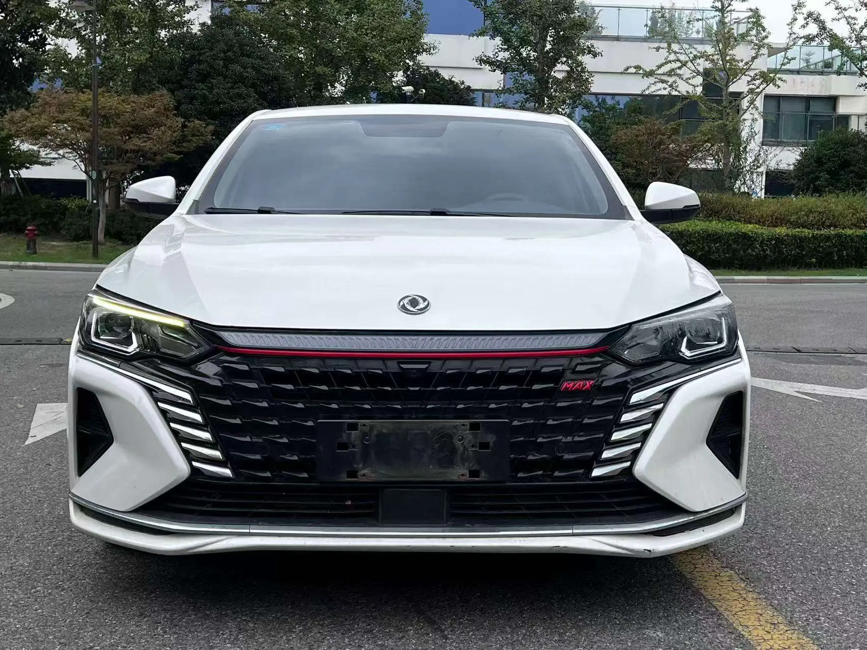 Dongfeng Yixuan MAX  из Китая