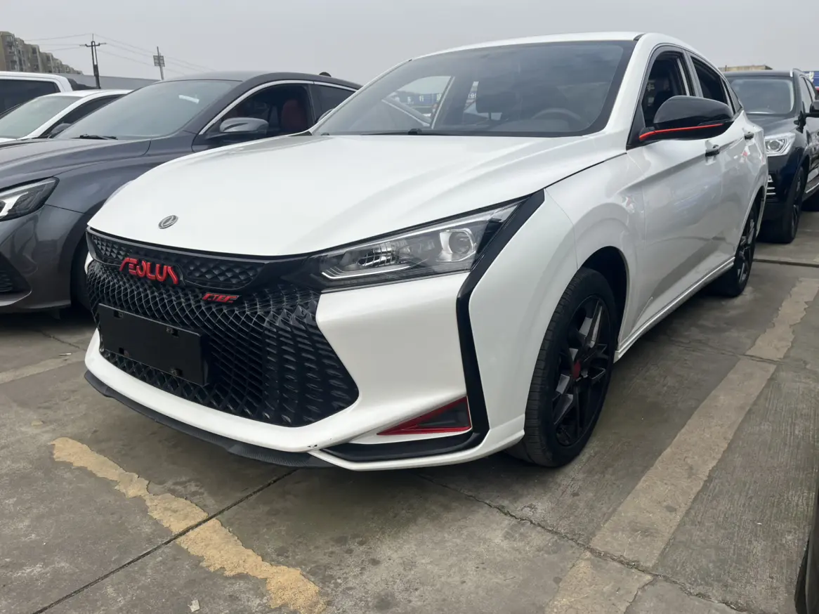 Dongfeng Yixuan  из Китая