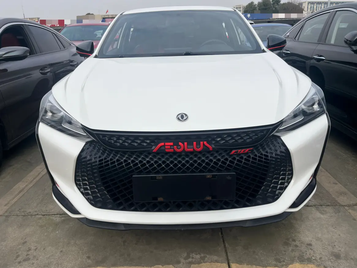 Dongfeng Yixuan  из Китая