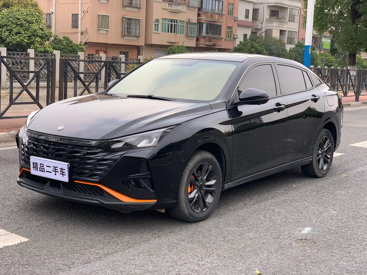 Dongfeng Yixuan  из Китая