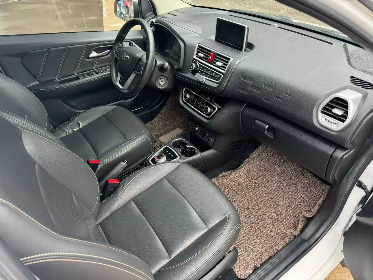 Jiangxi JAC iEV6E  из Китая