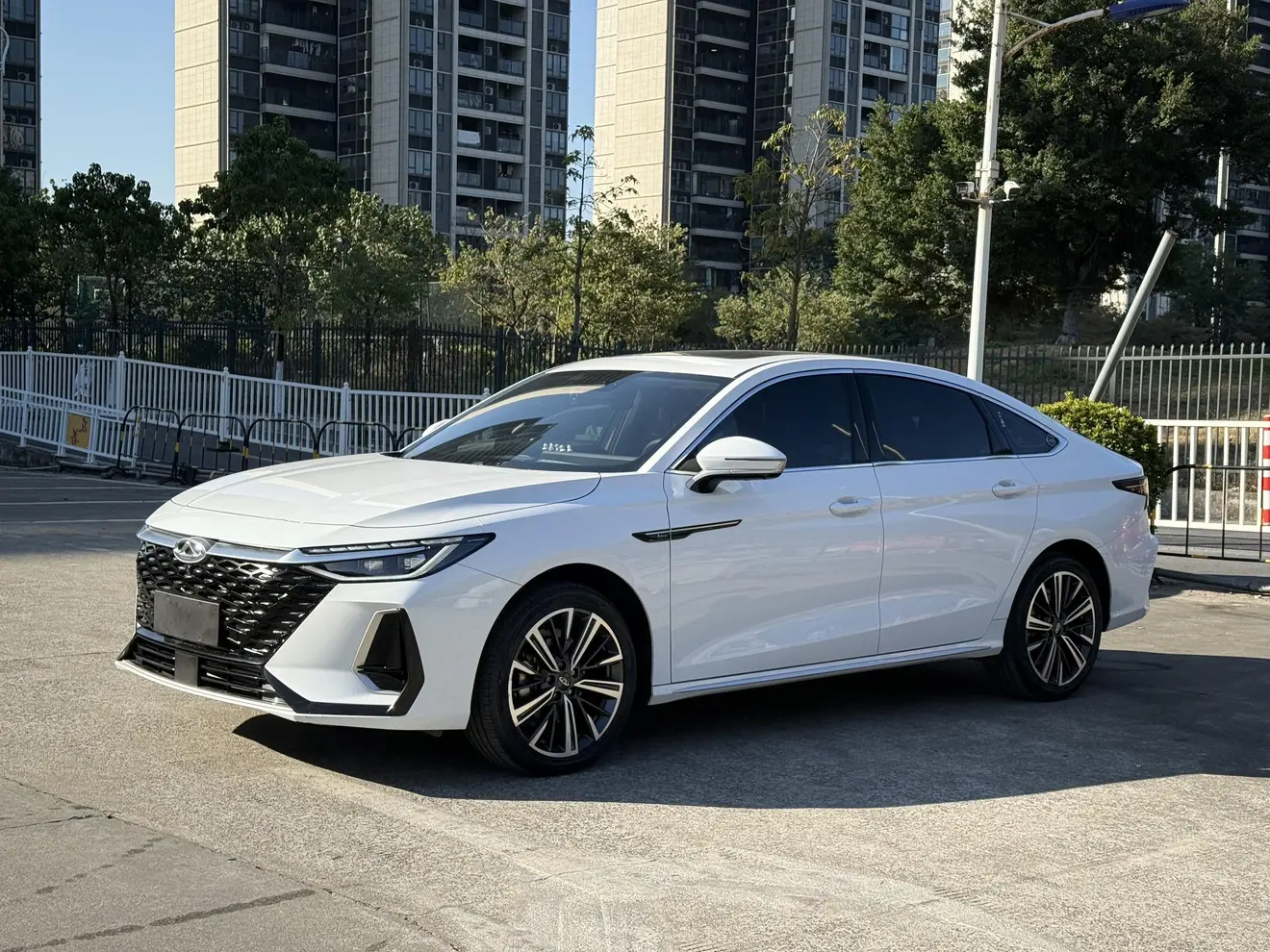 Chery Arrizo 8  из Китая