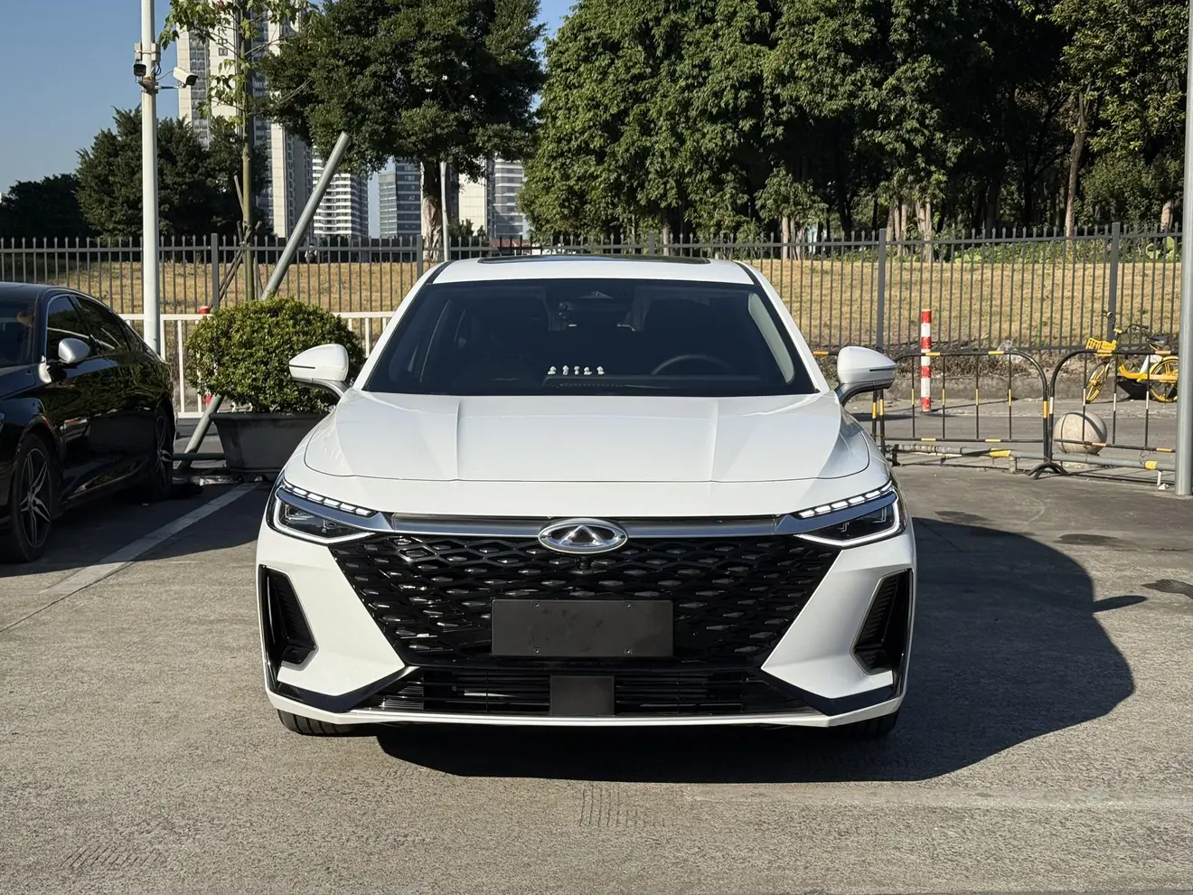 Chery Arrizo 8  из Китая