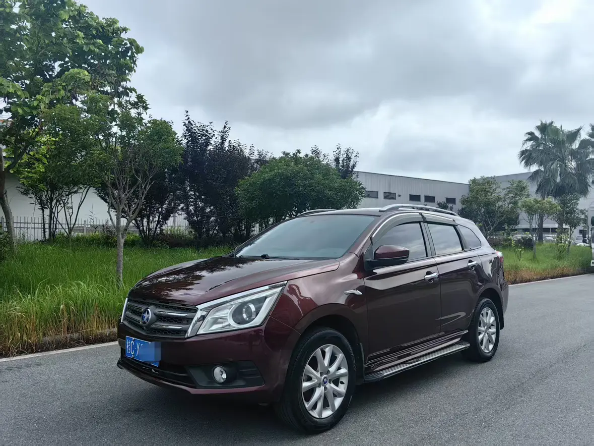 Kai Chen Venucia T70  из Китая