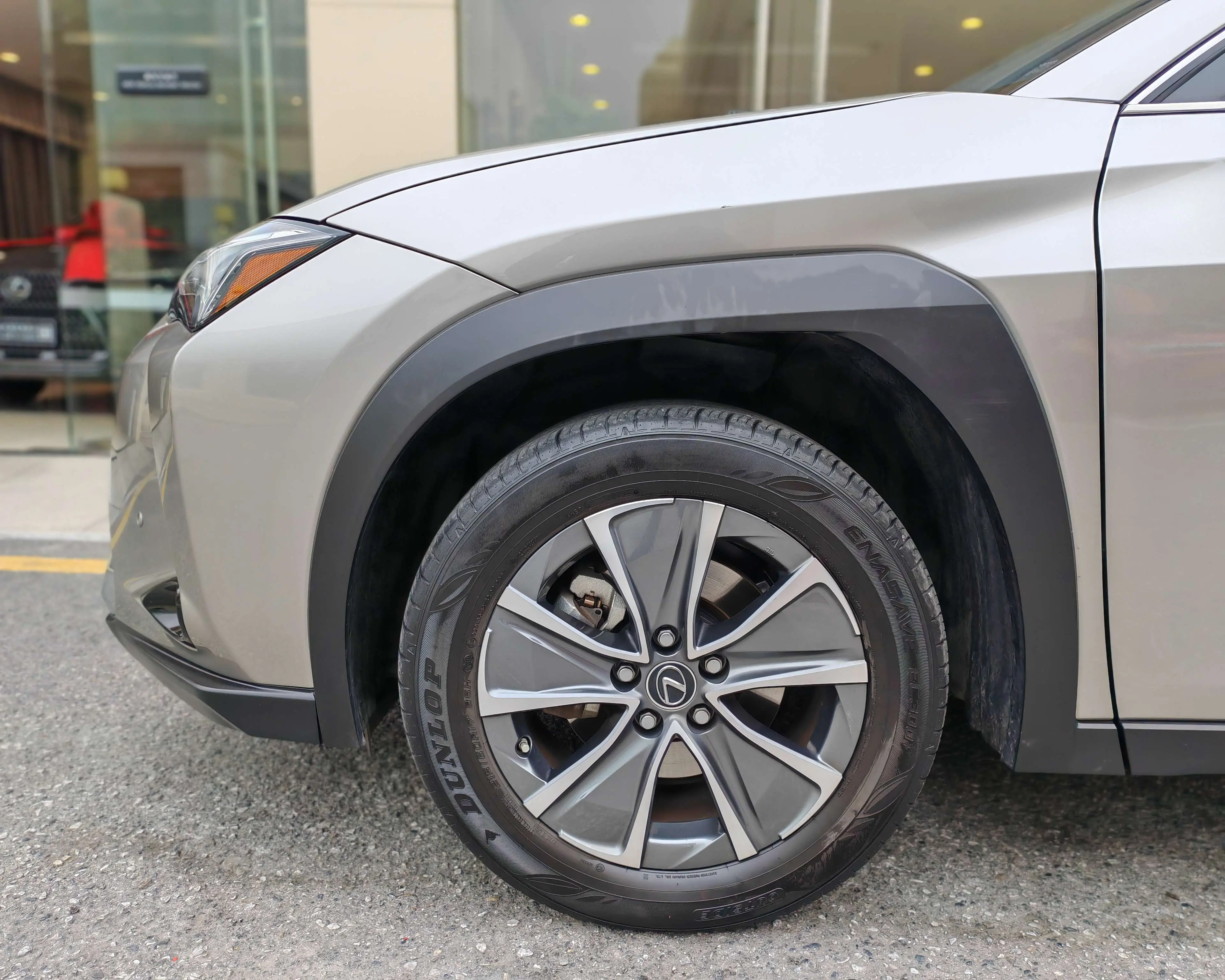 Lexus UX EV  из Китая