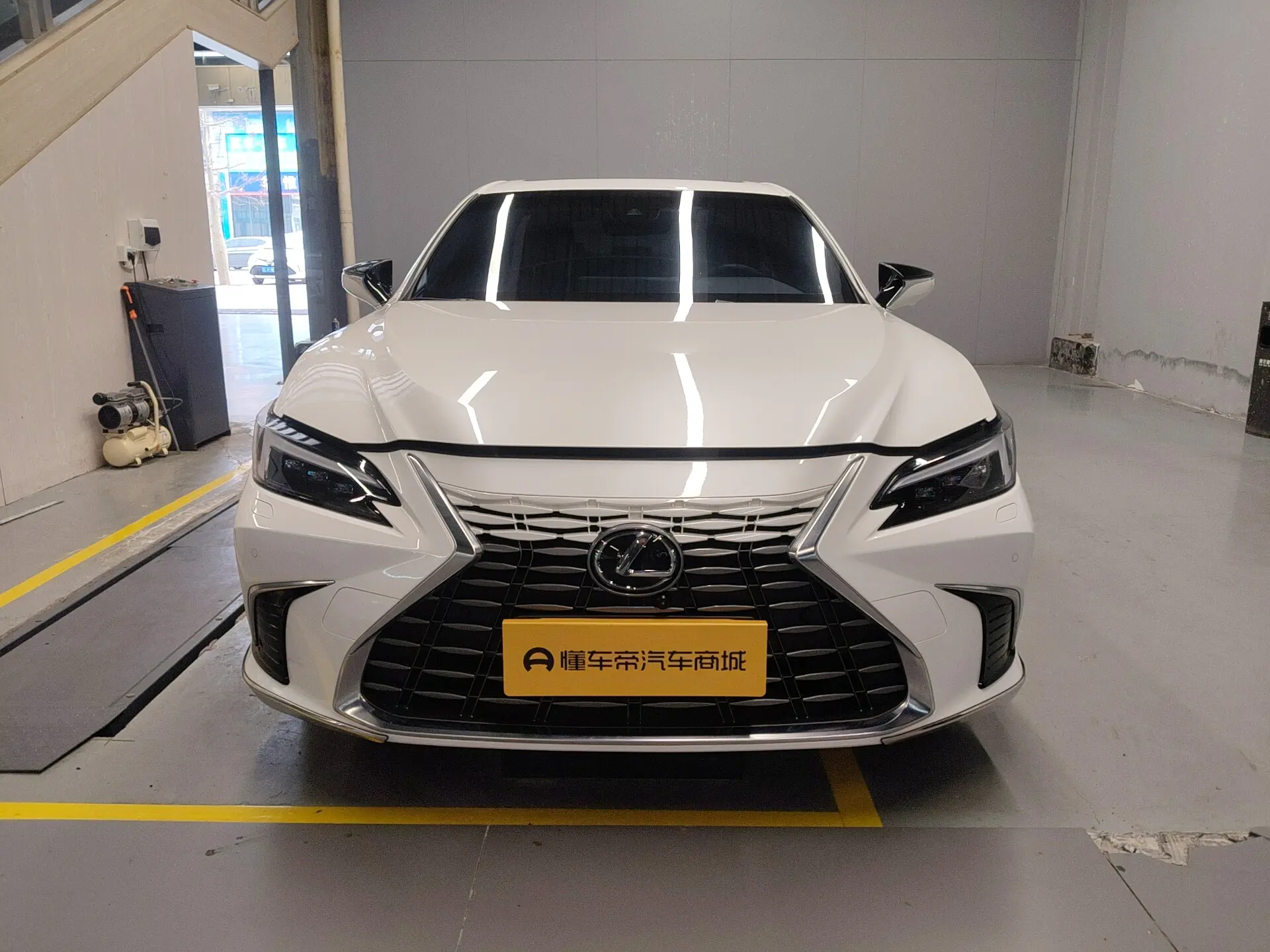 Lexus ES  из Китая