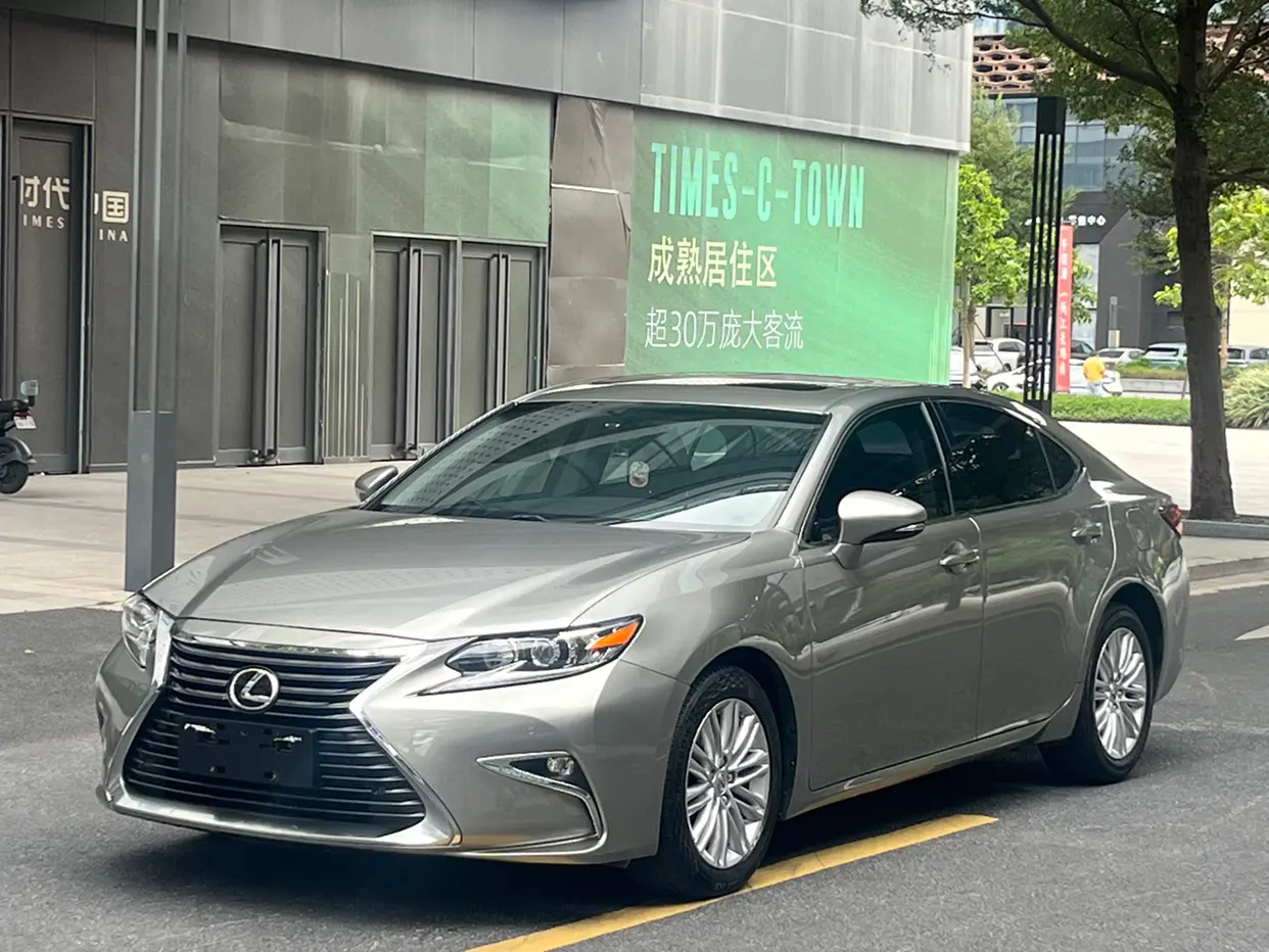 Lexus ES  из Китая