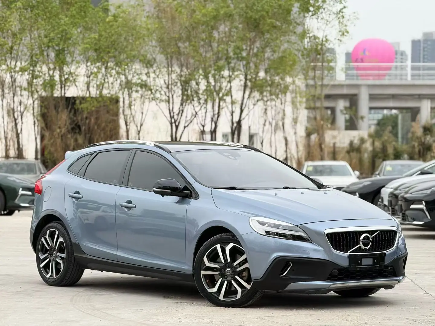 Volvo V40  из Китая