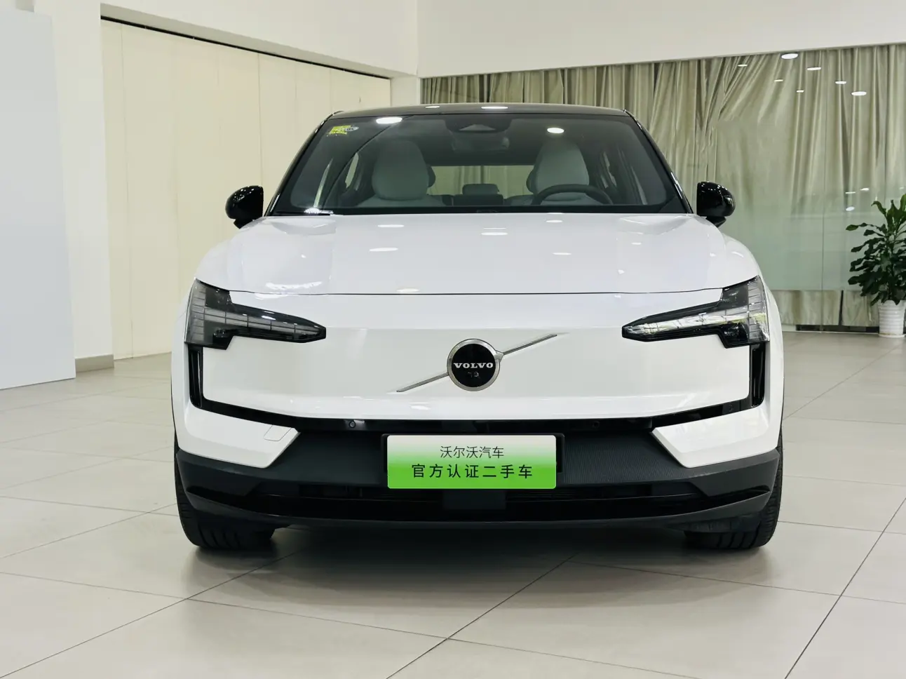 Volvo EX30  из Китая